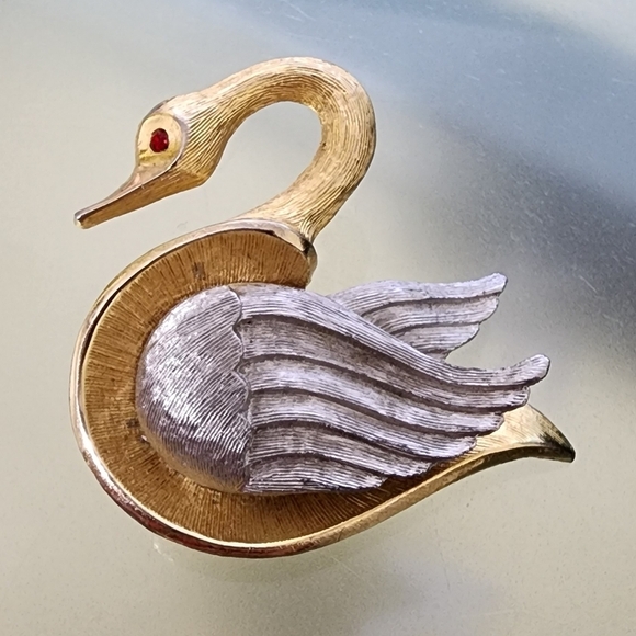 Vintage Jewelry - Vintage Silver And Gold Tone Stylized Swan Brooch